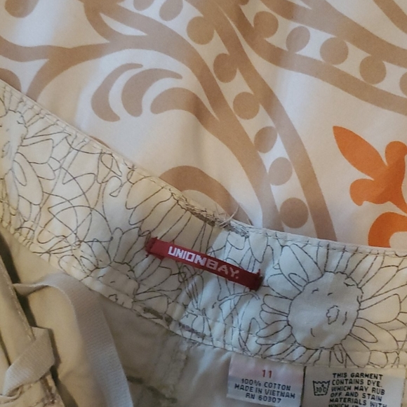 Cargo shorts - Picture 4 of 4